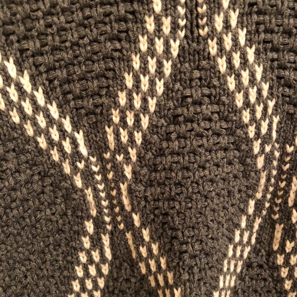 Banana Republic Black & White Sweater - Picture 2 of 5